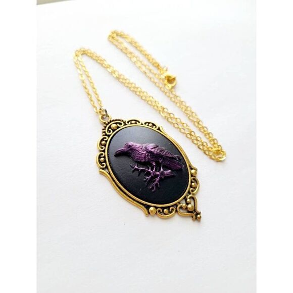 Purple Iridescent Raven Crow Gothic Rockabilly Cameo Antique Gold Necklace Penda - Picture 2 of 5